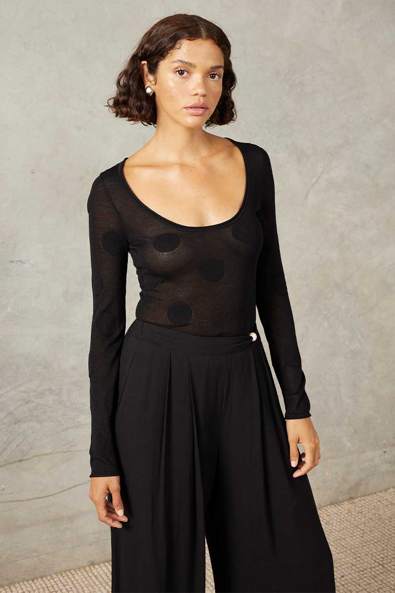 ELLIPSIS KNIT TOP - BLACK